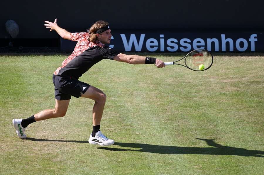 Stefanos Tsitsipas vypadl ve třech setech.