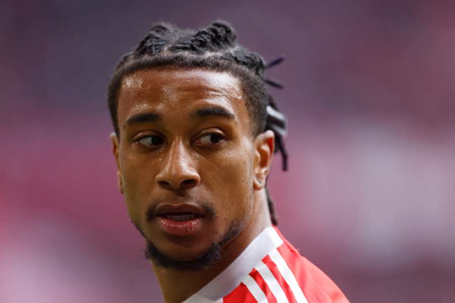 Ofenzivní hvězdička Bayernu Mnichov Michael Olise je spojován s Realem Madrid