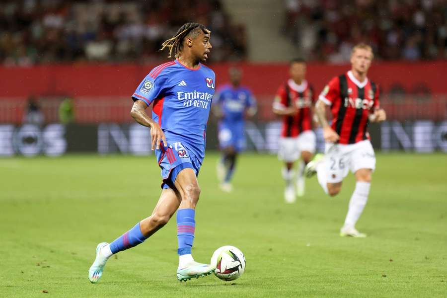 Bradley Barcola avec l'OL.