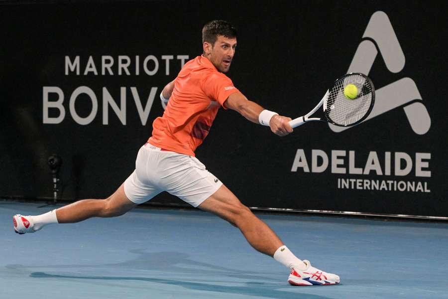 Djokovic salvează o minge de meci și câștigă trofeul de la Adelaide