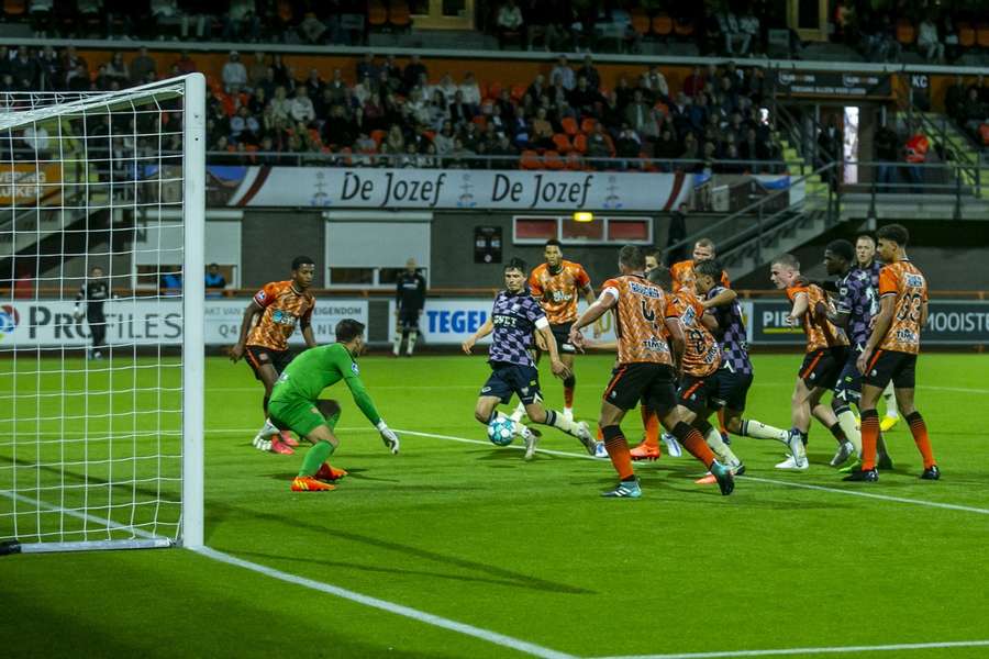 Bas Kuipers maakte in de uitwedstrijd tegen FC Volendam twee doelpunten voor Go Ahead