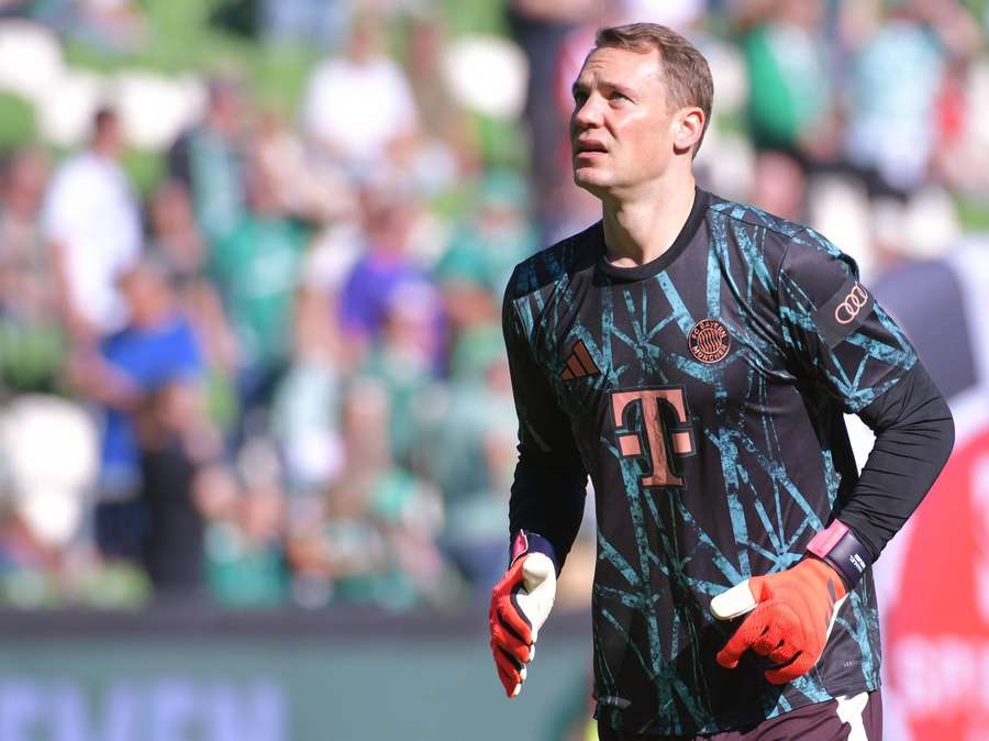 Manuel Neuer é questionável por enquanto.