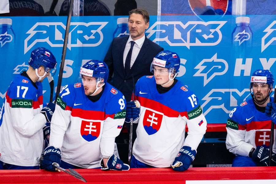 Országhovi chýbali rozdieloví protagonisti. 