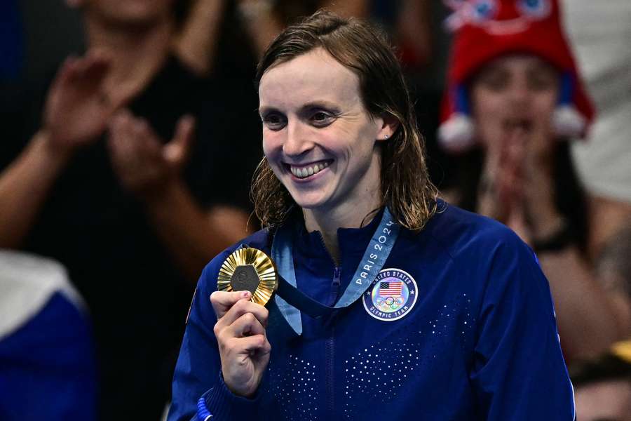 Katie Ledecky con la medalla de oro