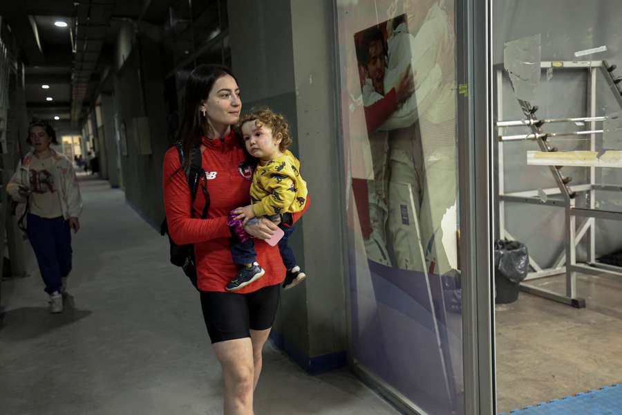 Competir y ser madre: un camino difícil pero con satisfacciones para atletas chilenas