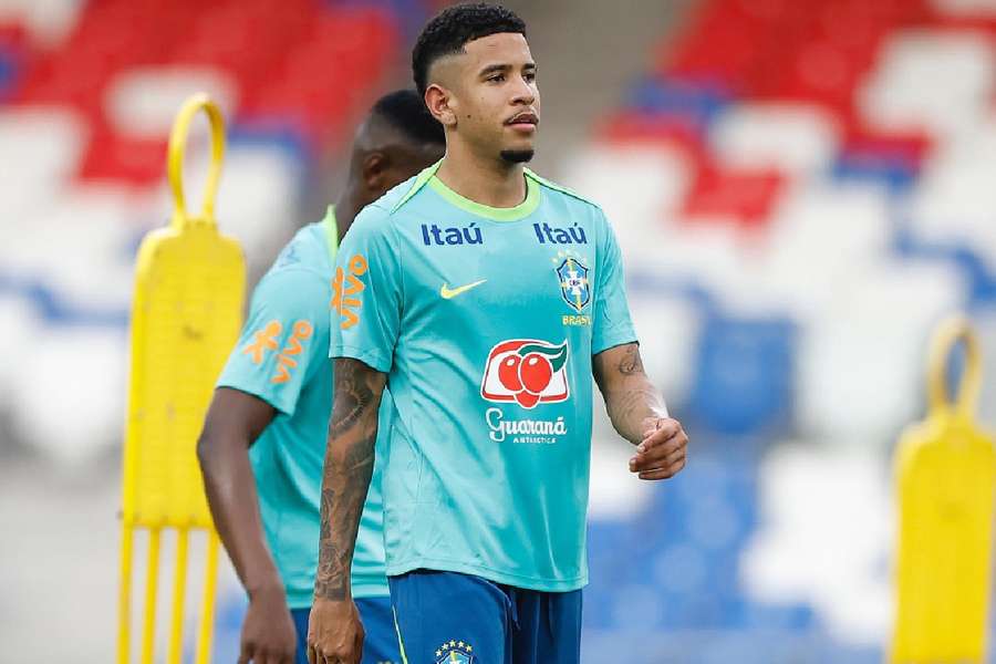 Savinho durante atividade da Seleção Brasileira em Belém