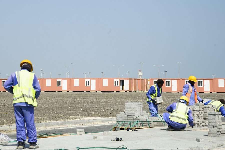 Aproximativ 85% din cei trei milioane de locuitori ai Qatarului sunt muncitori străini.