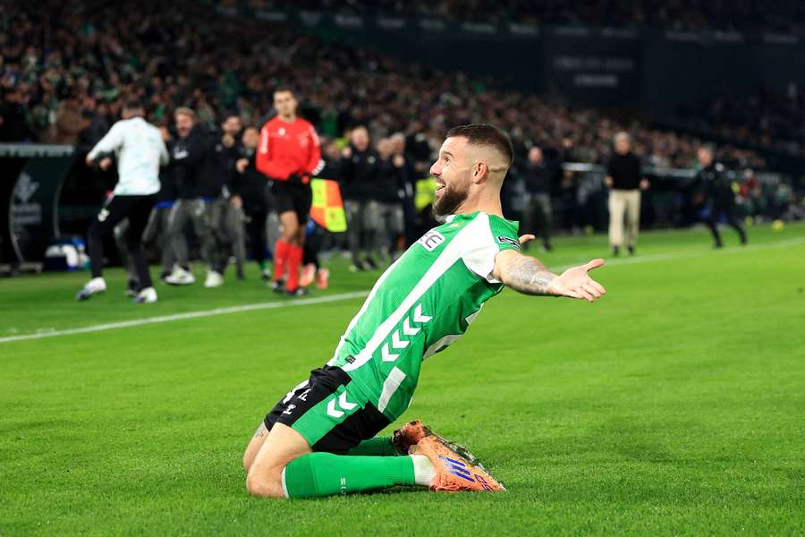 Aitor Ruibal celebra uno de sus goles