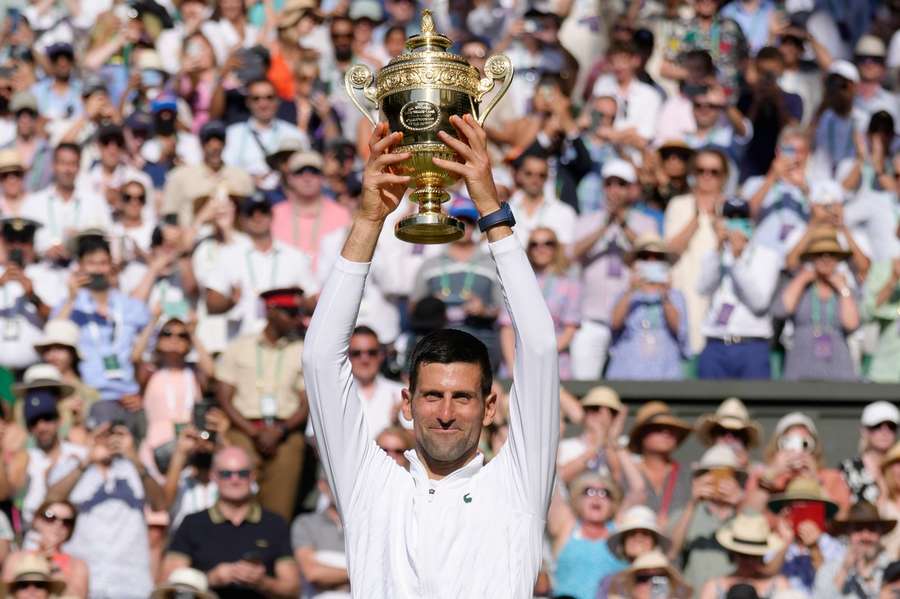 Djokovič je posedmé králem Wimbledonu a slaví 21. grandslamový titul