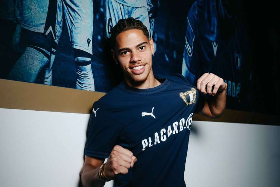 Roméo Beney, novo reforço do Famalicão