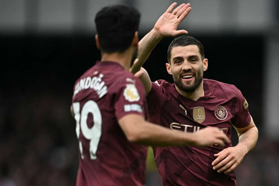 Mateo Kovacic (r.) war in der Nachspielzeit für City erfolgreich