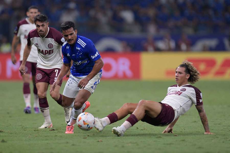 Lanús y Cruzeiro se quedan en tablas.