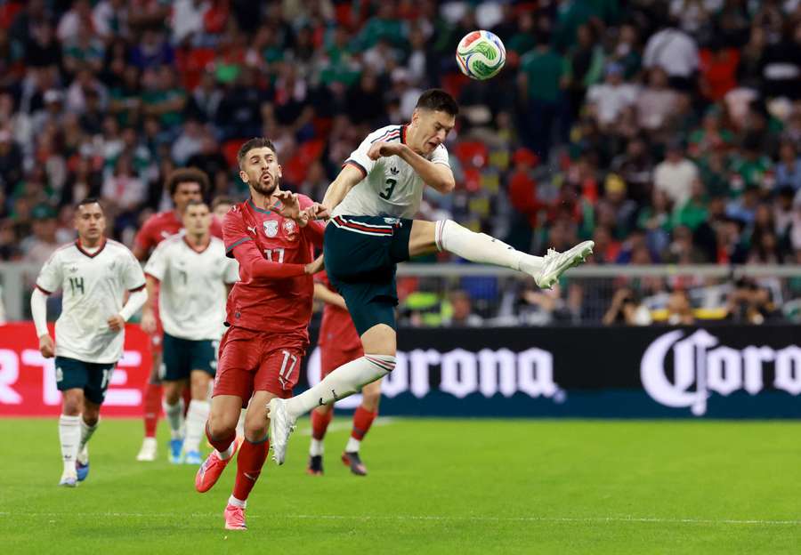 Paulinho contra o México