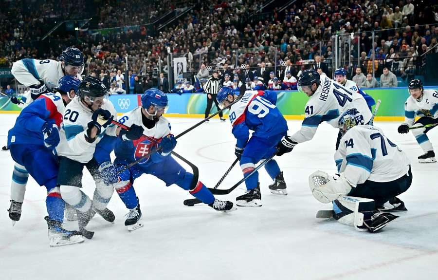 Fíni zlomili Slovákov v závere. Fíni zlomili Slovákov v závere.