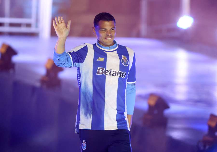 Thiago Silva chegou a custo zero em janeiro