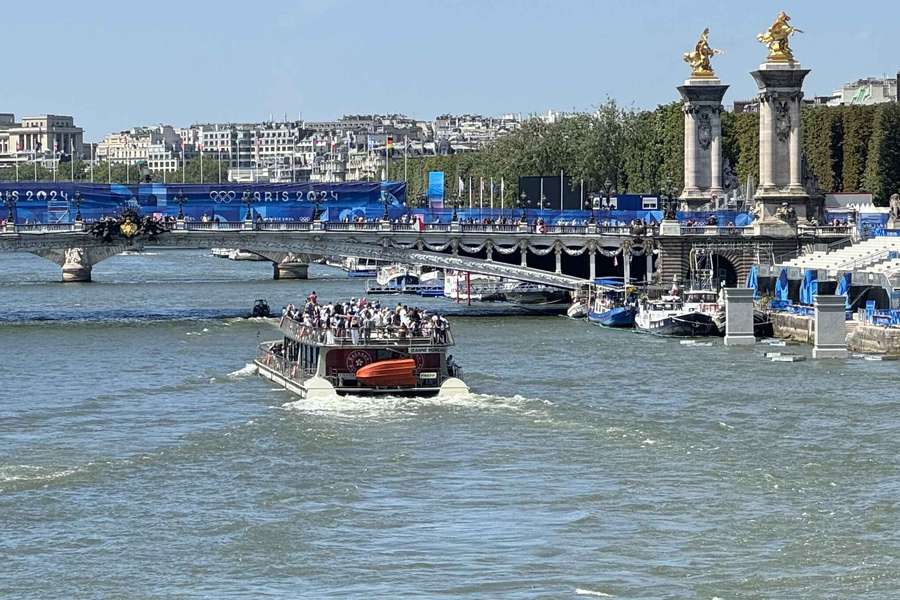 Triathlon training scrapped due to dirty Seine