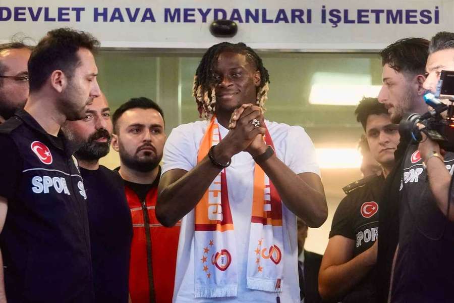 Galatasaray anuncia a contratação de Lesley Ugochukwu Galatasaray anuncia a contratação de Lesley Ugochukwu