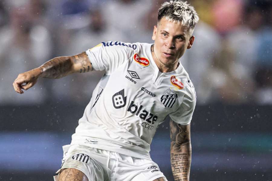 Santos continua em dificuldades