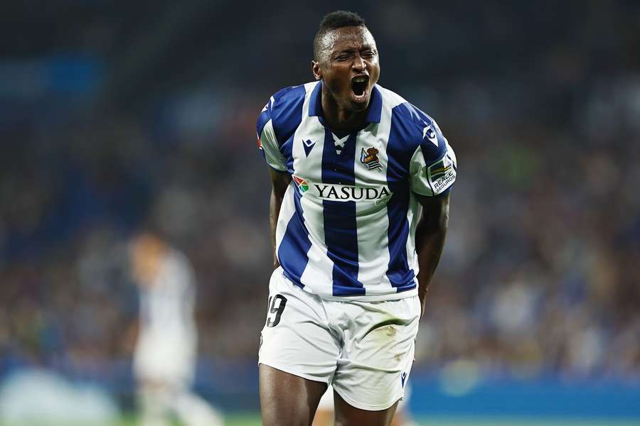 Umar Sadiq, durante un partido con la Real Sociedad
