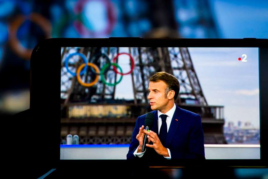 Emmanuel Macron in een interview op de Franse zender France 2