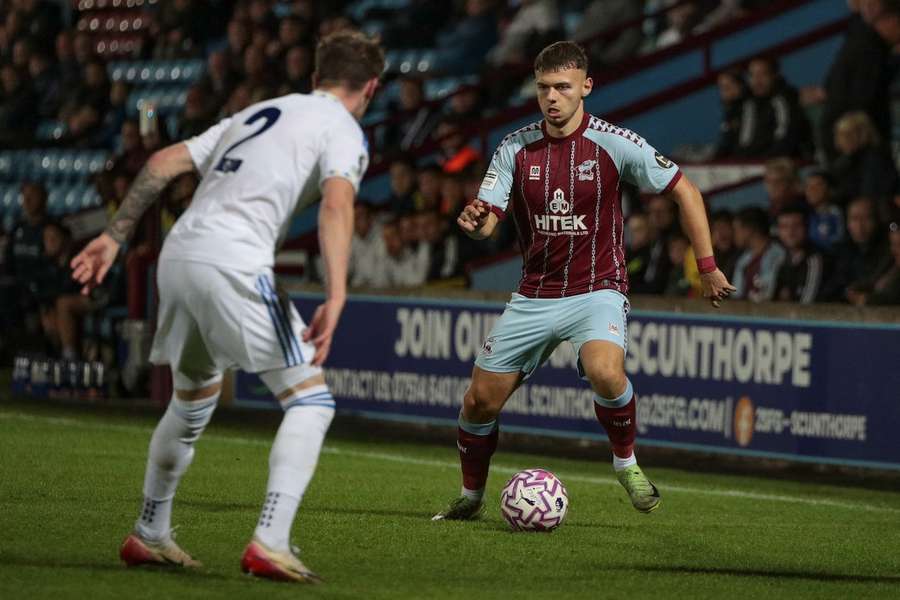 Gjoshe ao serviço do Scunthorpe