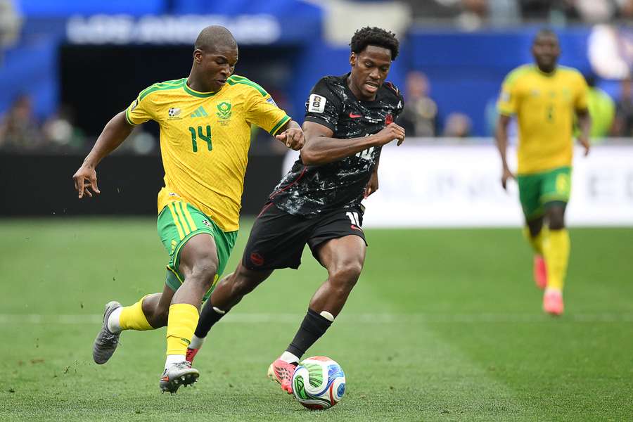Mbekezeli Mbokazi faces a lengthy spell on the sidelines Mbekezeli Mbokazi faces a lengthy spell on the sidelines