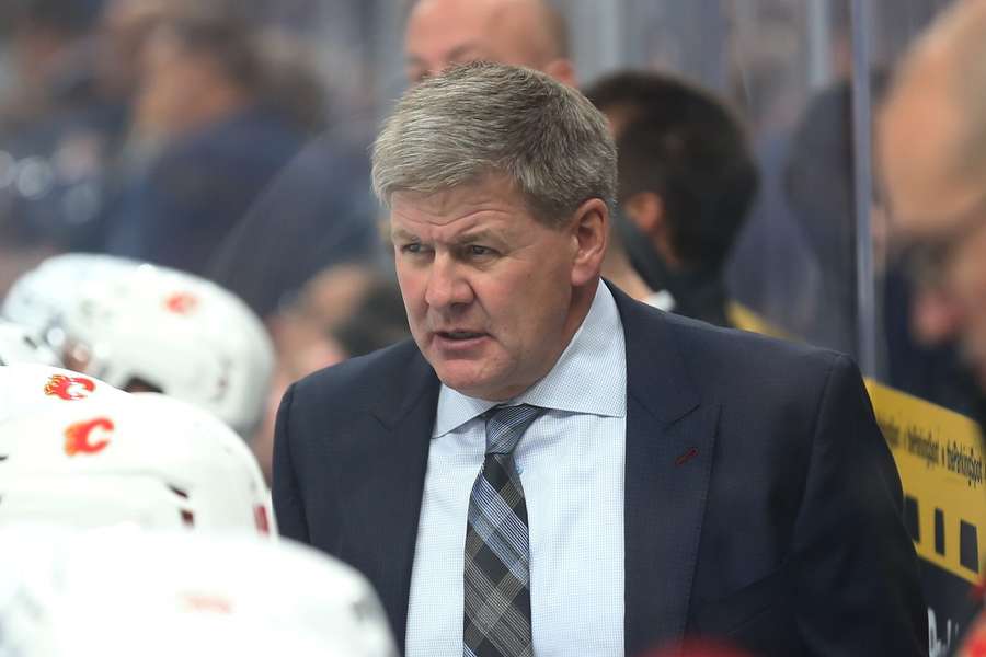 Peters war unter anderem schon als Trainer bei den NHL-Klubs Carolina Hurricanes und Calgary Flames tätig.