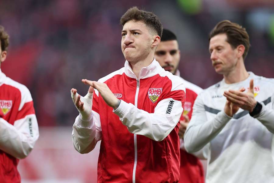 Angelo Stiller permanece em Estugarda até 2028