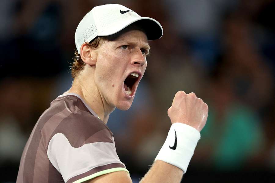 Semifinală de vis la Melbourne! Jannik Sinner îl va înfrunta pe Novak Djokovic