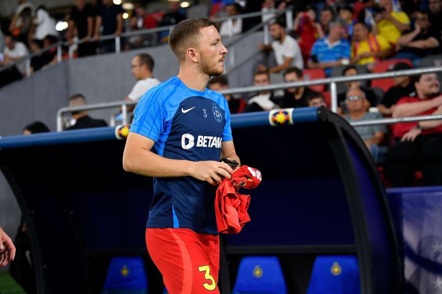Oficial! Ionuț Panțîru a fost prezentat la noua echipă chiar în timpul duelului UTA - FCSB