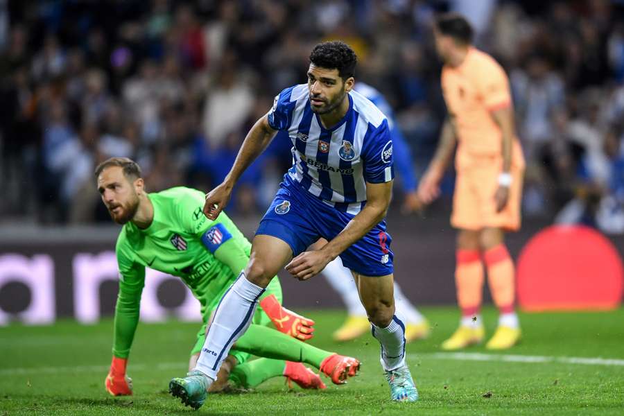 El Atlético de Madrid perdió en Oporto 2-1 y quedó fuera de Europa.