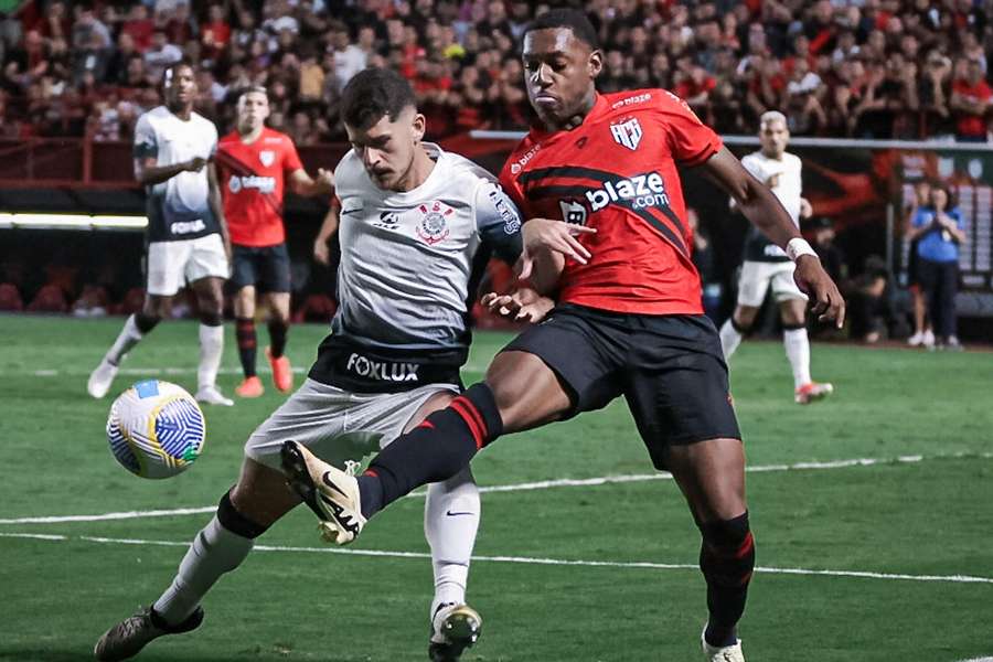 Corinthians e Atlético-GO fazem confronto direto do Z4 em Itaquera