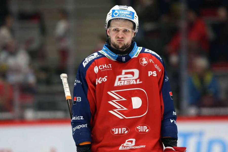 Zklamaný pardubický útočník Jáchym Kondelík.