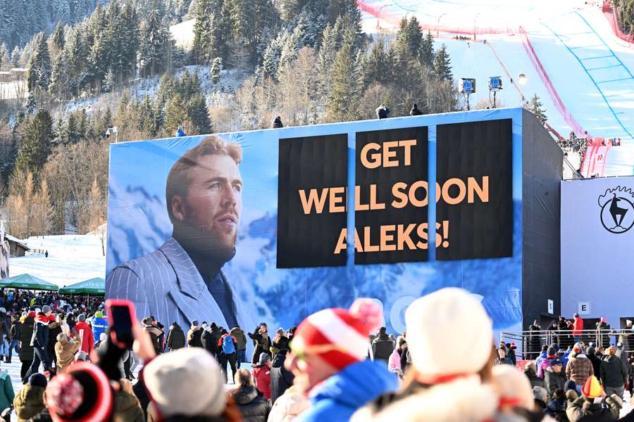 De alpine fans ønskede god bedring til Aleksander Aamodt Kilde, som styrtede alvorligt.