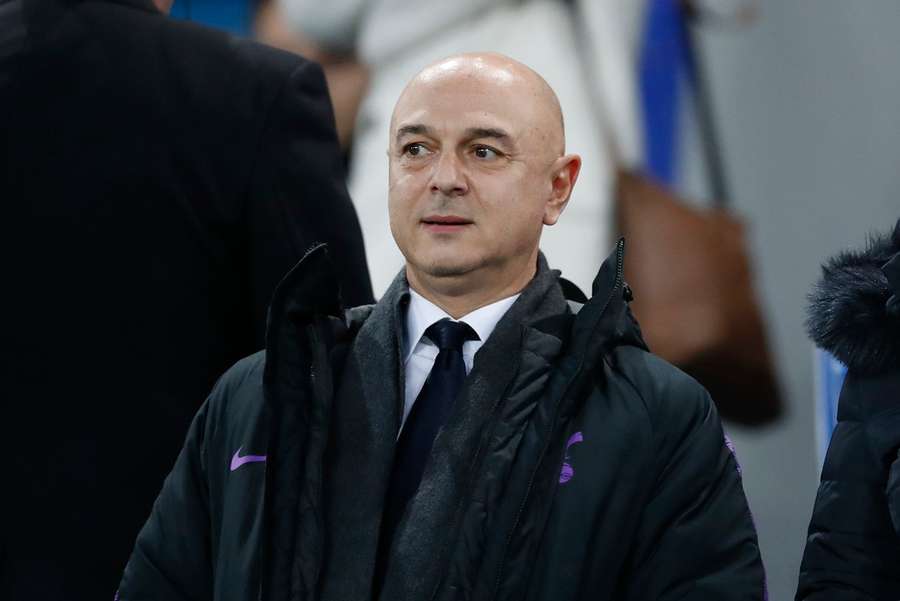 O presidente do Tottenham, Daniel Levy, está na linha da frente das negociações para a compra de Harry Kane