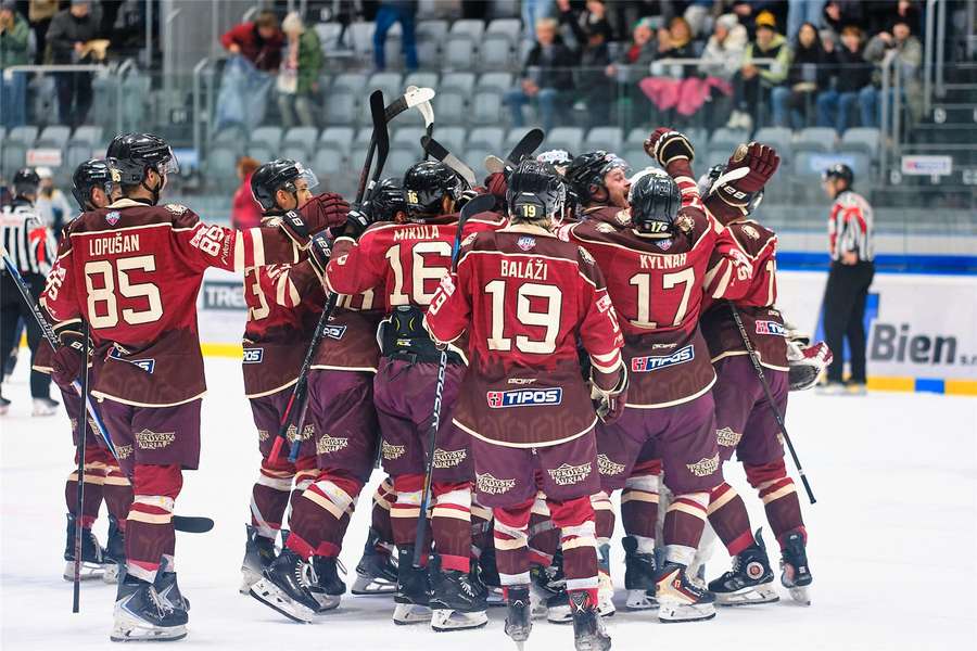 Žiarčania vyhrali šláger a sú na čele. Humenné a Považská Bystrica natiahli sériu