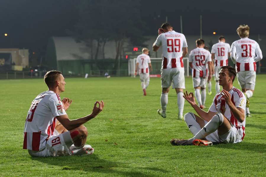 Samobój w doliczonym czasie ucieszył Wisłę Kraków, zmiana wicelidera Betclic 1. Ligi Samobój w doliczonym czasie ucieszył Wisłę Kraków, zmiana wicelidera Betclic 1. Ligi