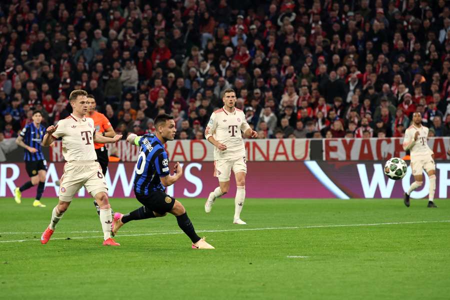 Momento en que Lautaro marca el 0-1