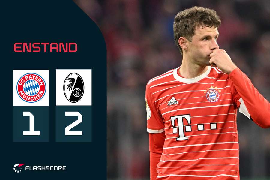 Thomas Müller kann es nicht glauben: Der FC Bayern ist raus.