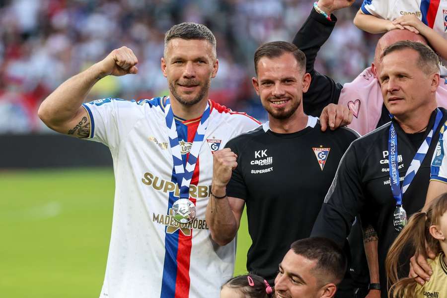 Lukas Podolski hat in Polen den Ausklang seiner Karriere gefeiert. Lukas Podolski hat in Polen den Ausklang seiner Karriere gefeiert.
