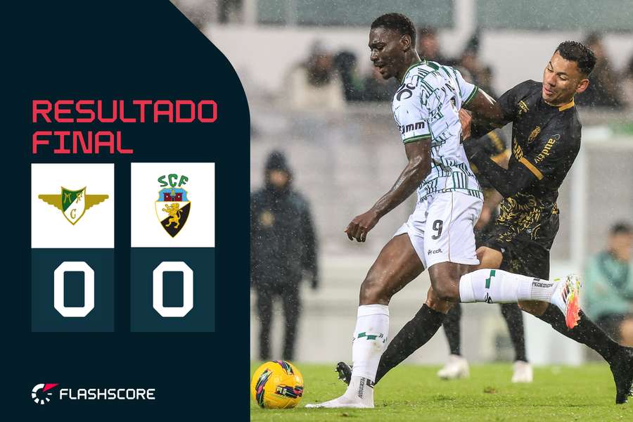Luís Asué perante Cláudio Falcão