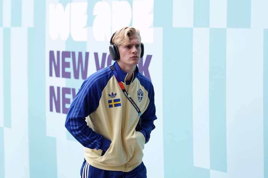 Bergvall arrives at MetLife Stadium