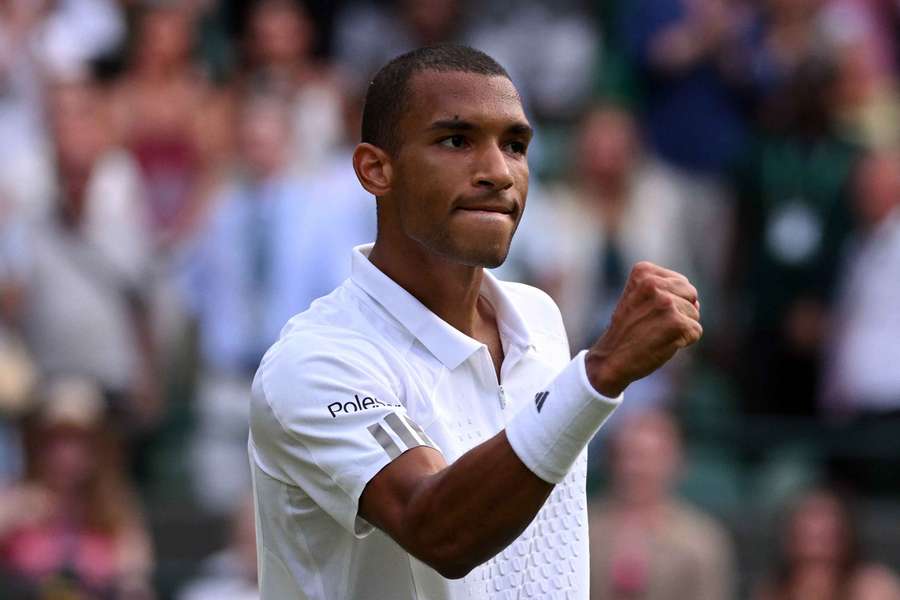 Auger-Aliassime rejoint Djokovic en quarts de finale de Wimbledon Auger-Aliassime rejoint Djokovic en quarts de finale de Wimbledon