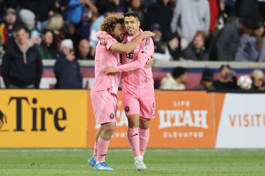 Suárez celebra su gol
