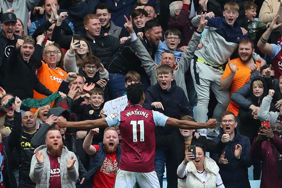 Aston Villa's Ollie Watkins na het scoren van de 2-0 tegen Newcastle United op 15 april