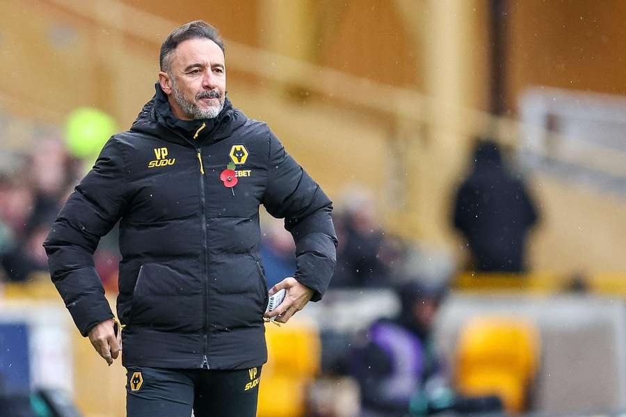 Under-fire Vitor Pereira explains angry exchange with Wolves supporters
