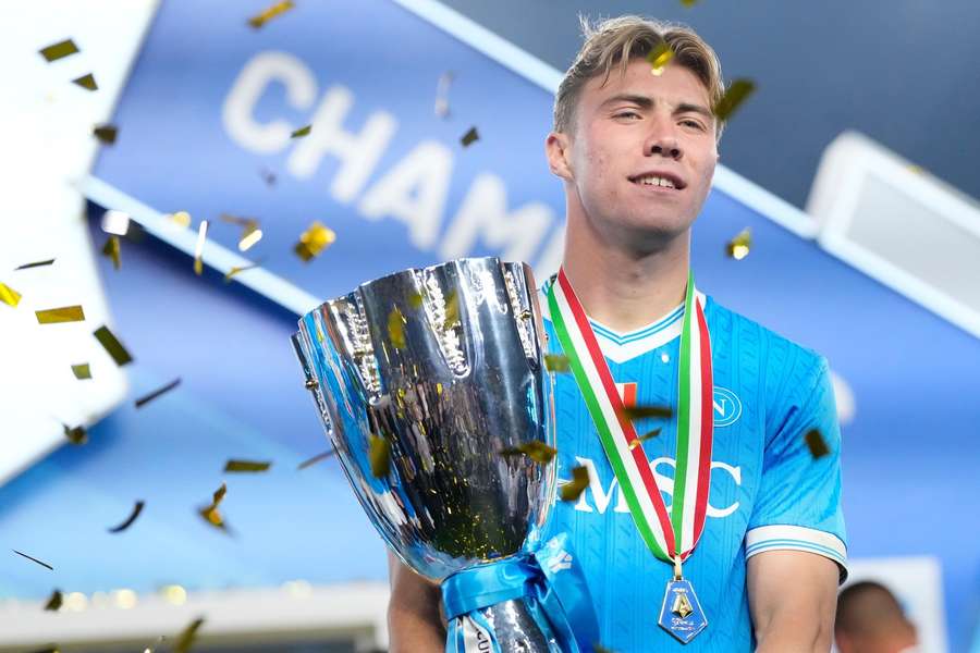 Rasmus Hojlund fires subtle jab at Man United after lifting trophy with Napoli Rasmus Hojlund fires subtle jab at Man United after lifting trophy with Napoli