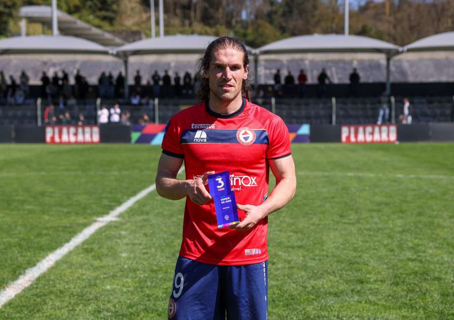 Nuninho foi o melhor em campo Nuninho foi o melhor em campo