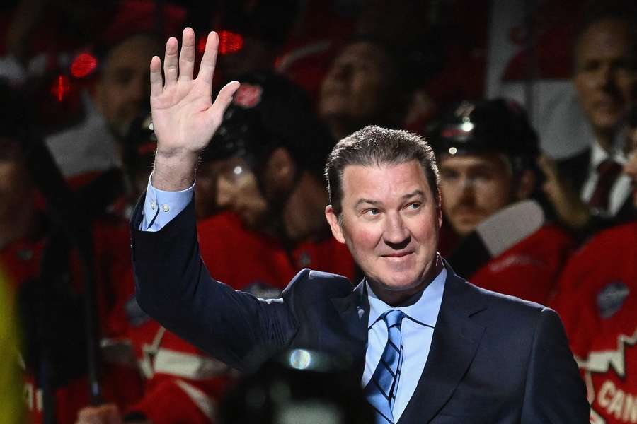 Lemieux už nebude patriť medzi vlastníkov Pittsburghu. Lemieux už nebude patriť medzi vlastníkov Pittsburghu.