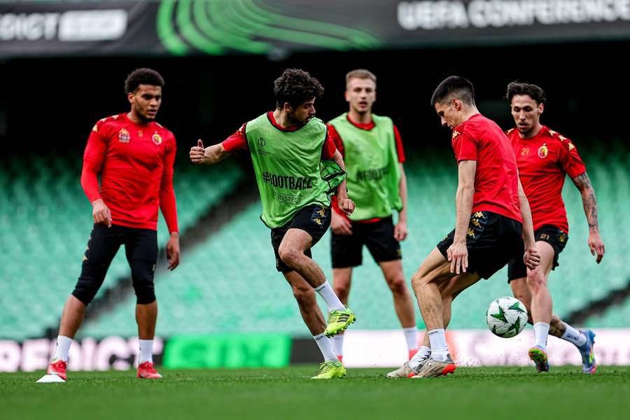 Gracze Jagiellonii podczas treningu na stadionie Realu Betis 